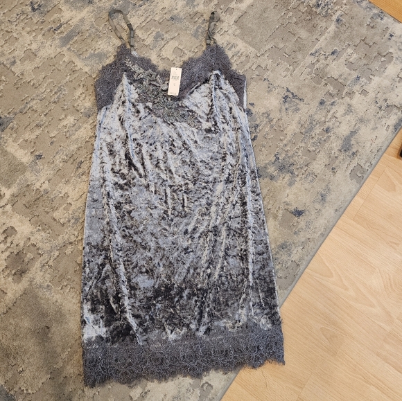 NWT Anthropologie Tessie Grey Velvet Lace Embroidered Sleeveless Slip Dress Sz M - Picture 9 of 16